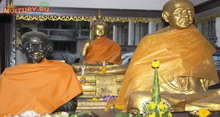 буддист-паломник у святынь тибета